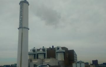 A picture of the BRESCO trash incinerator in Baltimore
