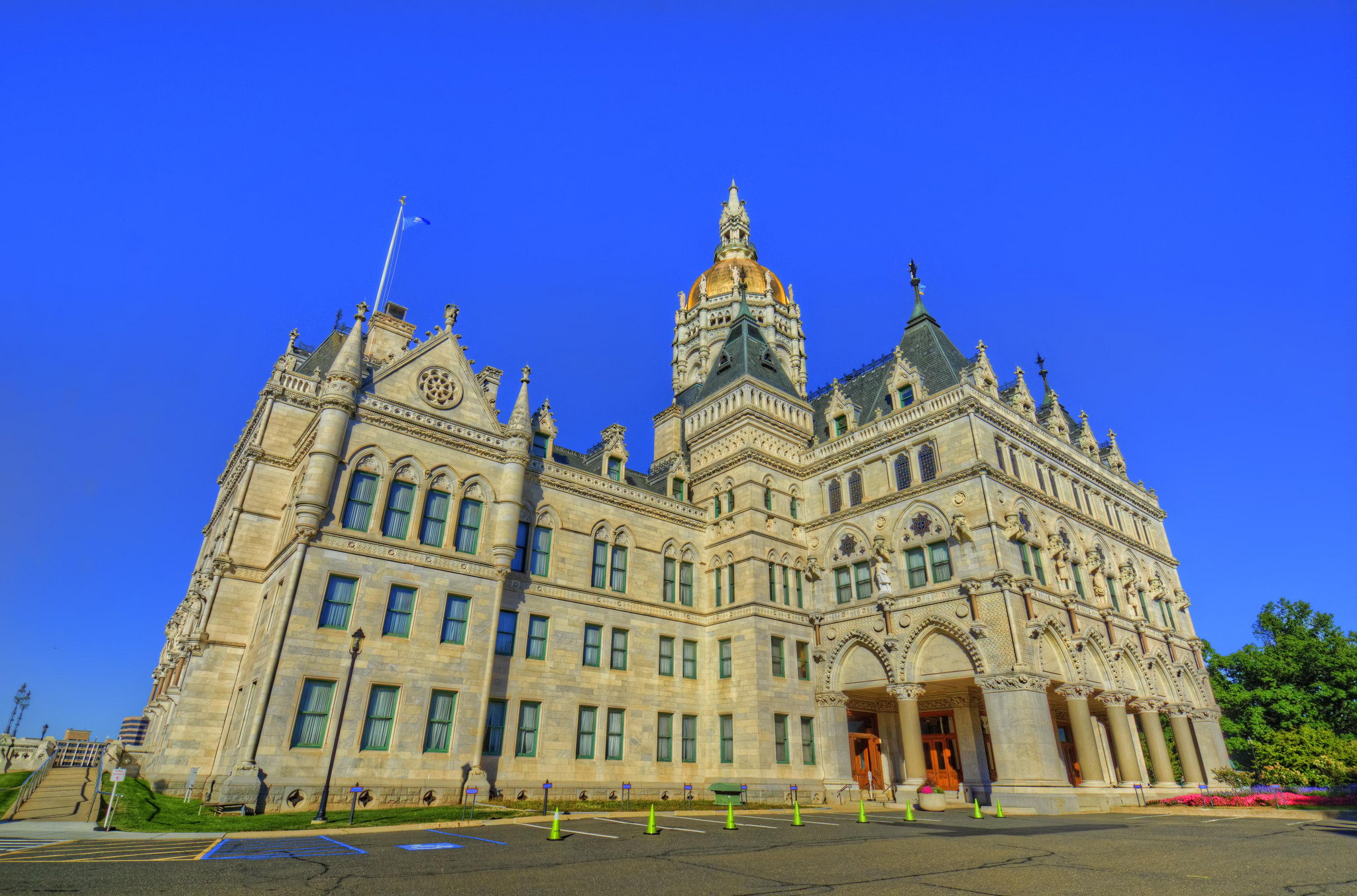 CT Capitol building flickr.com/craigfildes cc